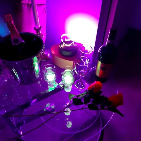 Un Sejour Romantique En Couple Avec Jacuzzi Prive Chromotherapie Jardin Maison Privee Ychoux Eksteriør billede