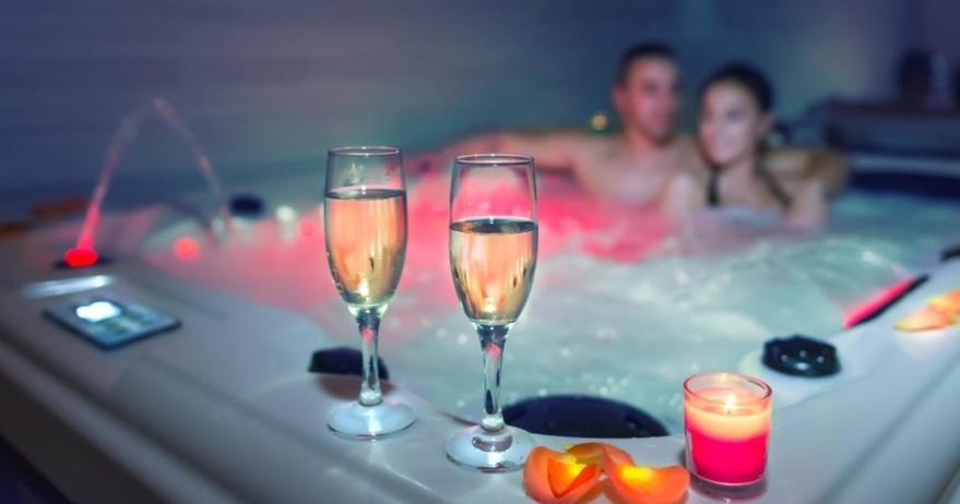 Un Sejour Romantique En Couple Avec Jacuzzi Prive Chromotherapie Jardin Maison Privee Ychoux Eksteriør billede
