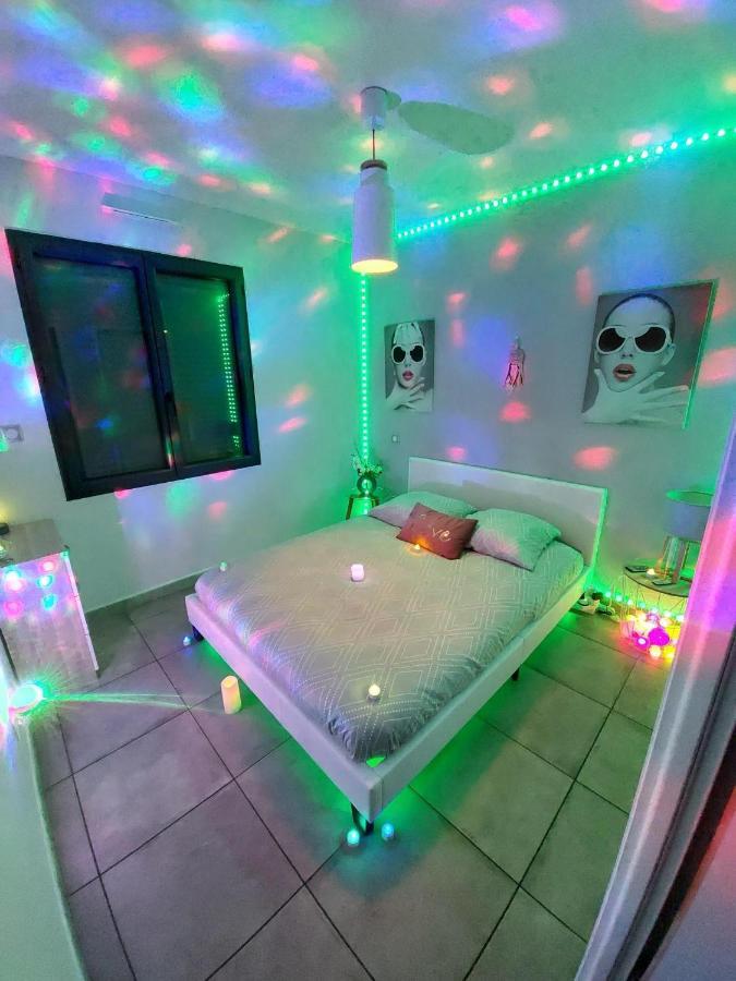 Un Sejour Romantique En Couple Avec Jacuzzi Prive Chromotherapie Jardin Maison Privee Ychoux Eksteriør billede