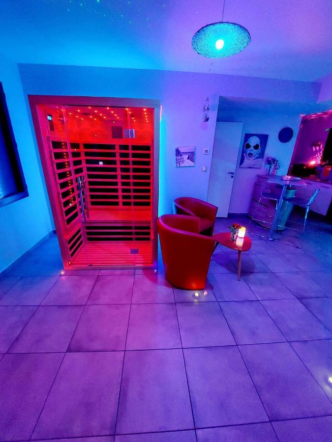Un Sejour Romantique En Couple Avec Jacuzzi Prive Chromotherapie Jardin Maison Privee Ychoux Eksteriør billede