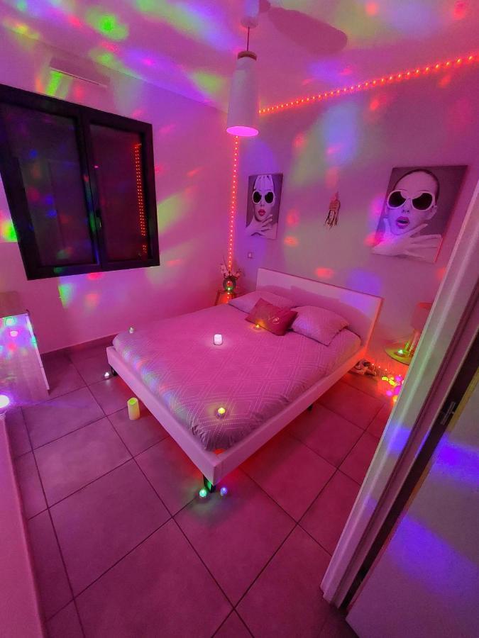 Un Sejour Romantique En Couple Avec Jacuzzi Prive Chromotherapie Jardin Maison Privee Ychoux Eksteriør billede