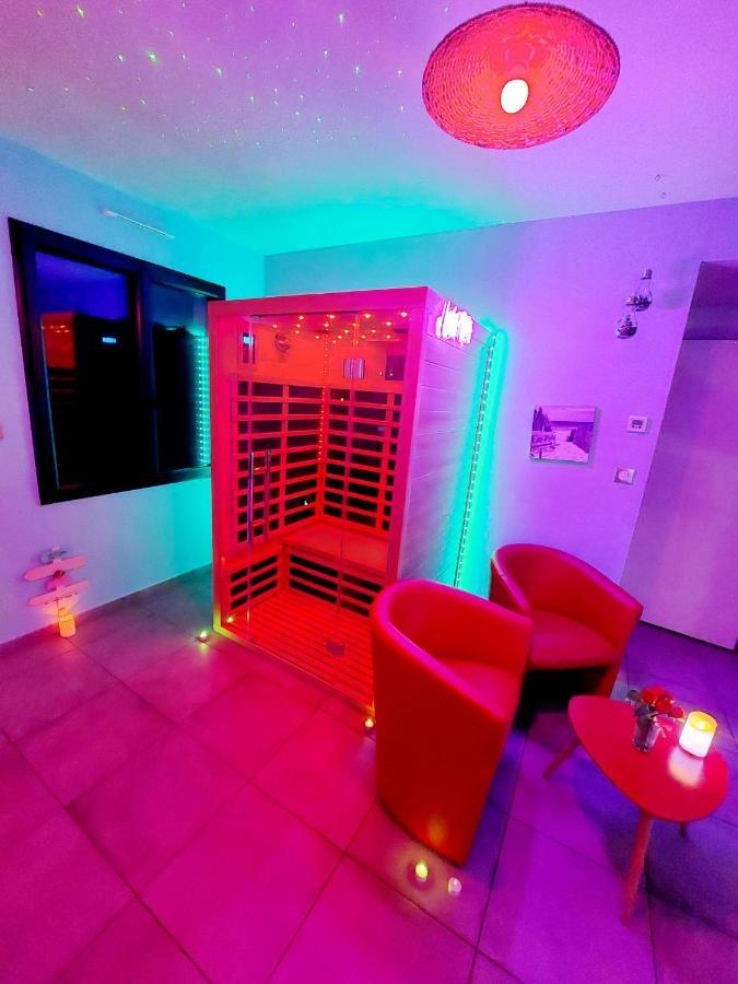 Un Sejour Romantique En Couple Avec Jacuzzi Prive Chromotherapie Jardin Maison Privee Ychoux Eksteriør billede