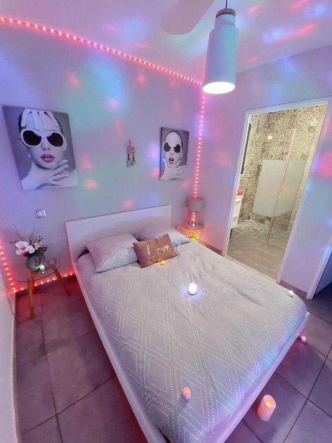 Un Sejour Romantique En Couple Avec Jacuzzi Prive Chromotherapie Jardin Maison Privee Ychoux Eksteriør billede