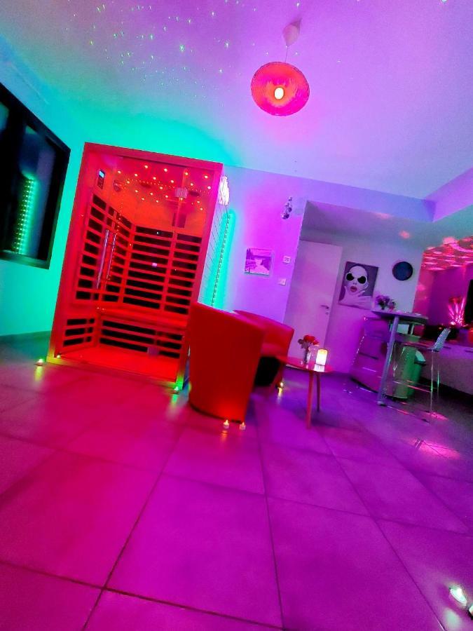 Un Sejour Romantique En Couple Avec Jacuzzi Prive Chromotherapie Jardin Maison Privee Ychoux Eksteriør billede