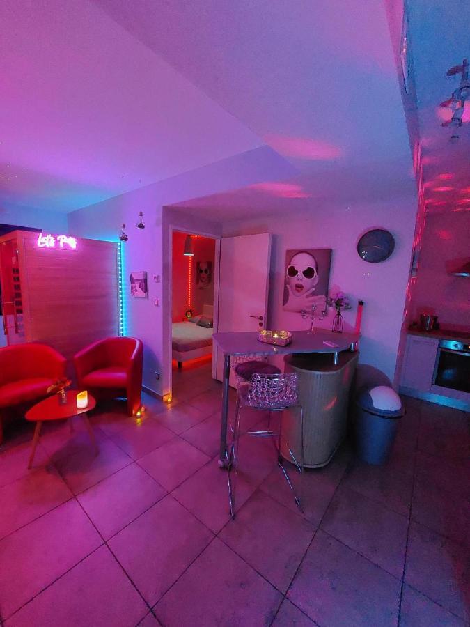 Un Sejour Romantique En Couple Avec Jacuzzi Prive Chromotherapie Jardin Maison Privee Ychoux Eksteriør billede